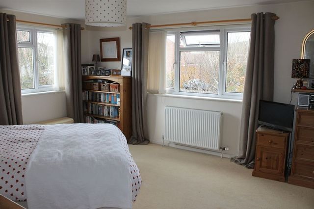  Image of 4 Bedroom Semi-Detached for sale at Paulman Gardens Long Ashton Bristol, BS41 9AT