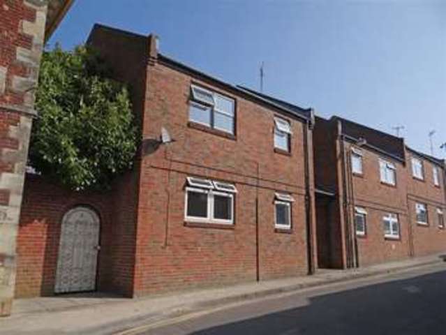  Image of 1 Bedroom Flat for sale at Paynes Hill  Salisbury, SP1 2BN
