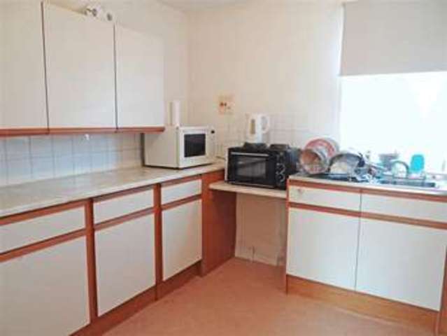  Image of 1 Bedroom Flat for sale at Paynes Hill  Salisbury, SP1 2BN