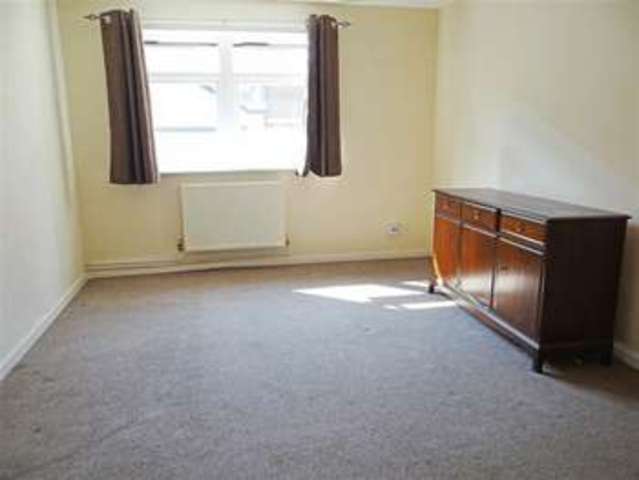  Image of 1 Bedroom Flat for sale at Paynes Hill  Salisbury, SP1 2BN