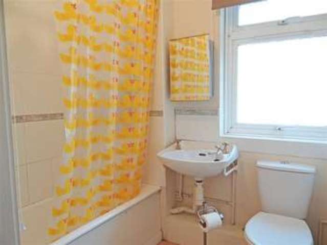  Image of 1 Bedroom Flat for sale at Paynes Hill  Salisbury, SP1 2BN