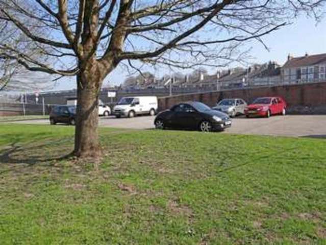  Image of 1 Bedroom Flat for sale at Paynes Hill  Salisbury, SP1 2BN