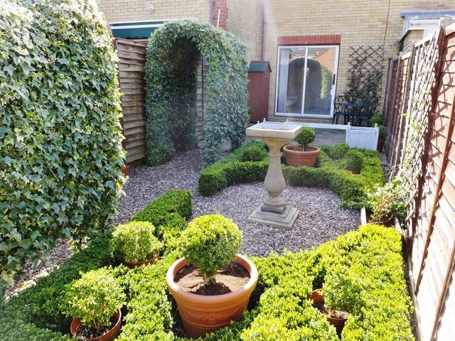  Image of 2 Bedroom Terraced for sale at Carshalton Surrey The Wrythe, SM5 2FE