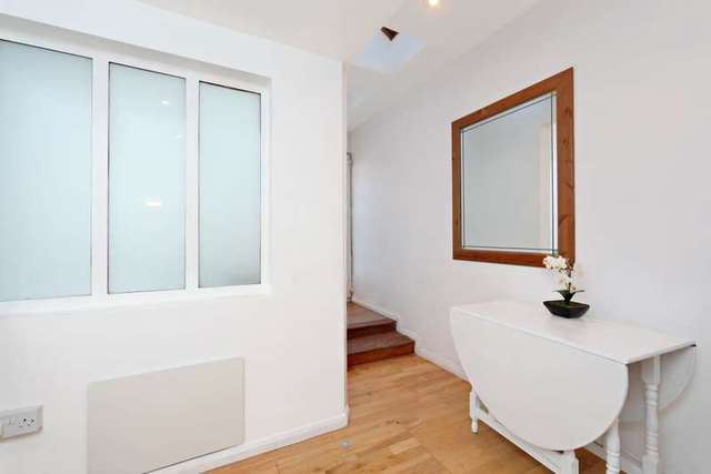  Image of 1 Bedroom Ground Flat for sale at Portland Road  London, W11 4LU