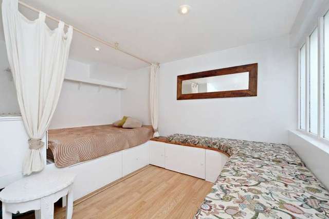  Image of 1 Bedroom Ground Flat for sale at Portland Road  London, W11 4LU