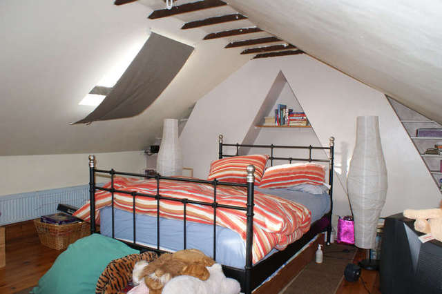 Image of 3 Bedroom Cottage for sale at Pye Corner Hambrook Bristol, BS16 1SH