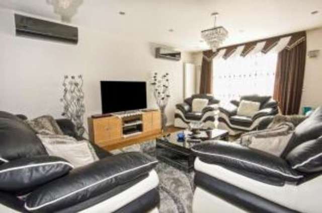  Image of 4 Bedroom Semi-Detached for sale at Palmers Green London Palmers Green, N13 5QR