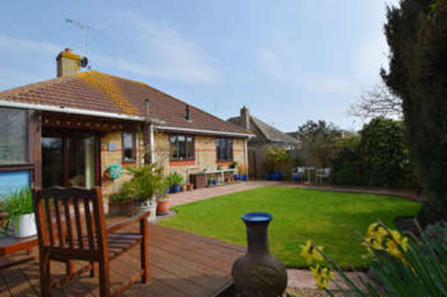 Image of 3 Bedroom Bungalow for sale at Reculver Road  Herne Bay, CT6 6PZ