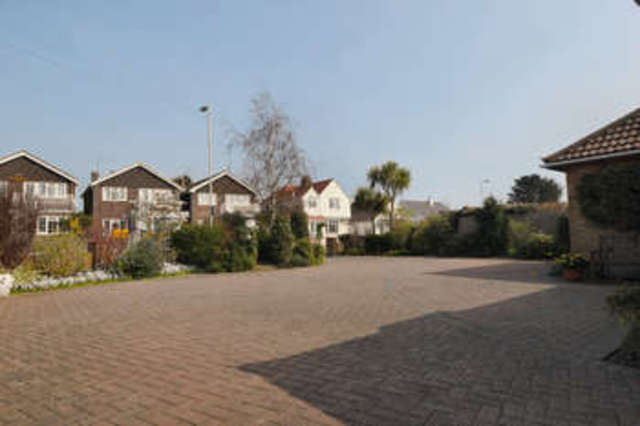  Image of 3 Bedroom Bungalow for sale at Reculver Road  Herne Bay, CT6 6PZ