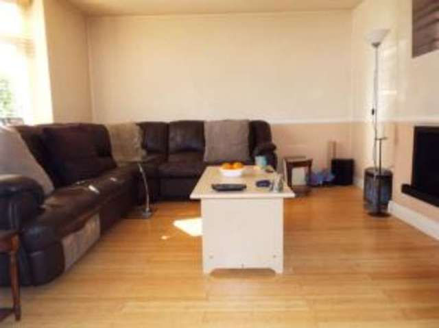  Image of 3 Bedroom Semi-Detached for sale at Romford  Harold Hill, RM3 9DJ