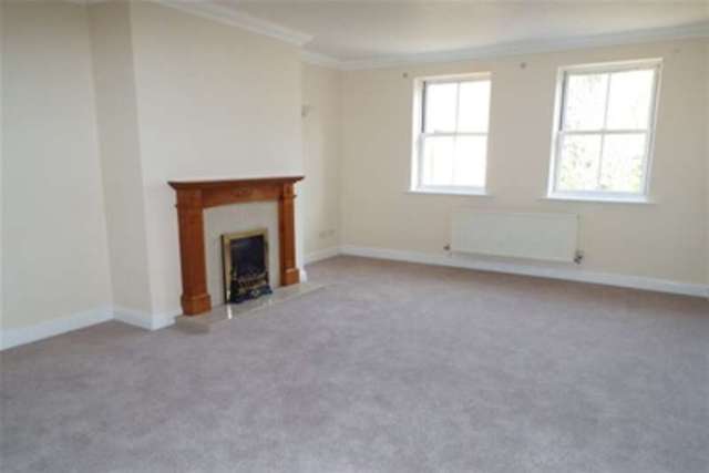  Image of 2 Bedroom Maisonette to rent at Romsey, SO51 8HL