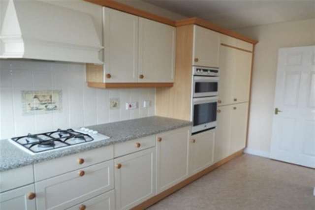  Image of 2 Bedroom Maisonette to rent at Romsey, SO51 8HL