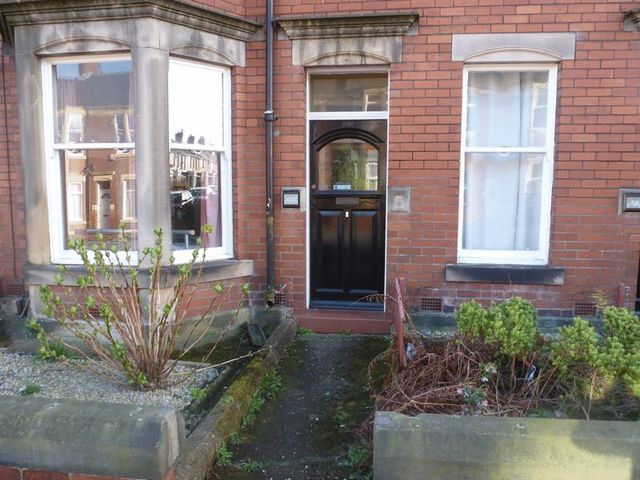  Image of 3 Bedroom Flat to rent at Sackville Road Array Byker, NE6 5TA