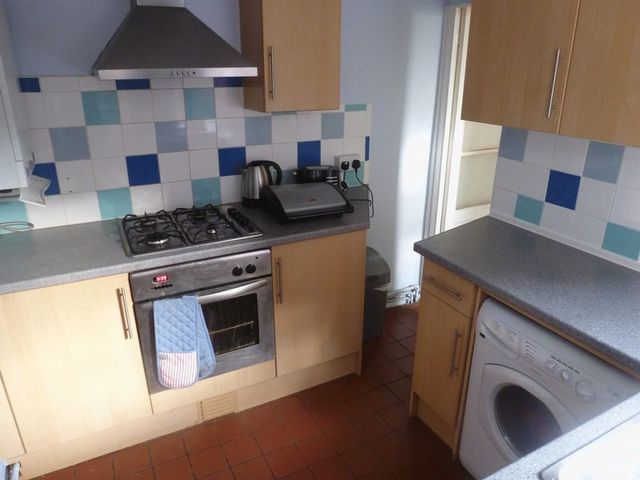  Image of 3 Bedroom Flat to rent at Sackville Road Array Byker, NE6 5TA