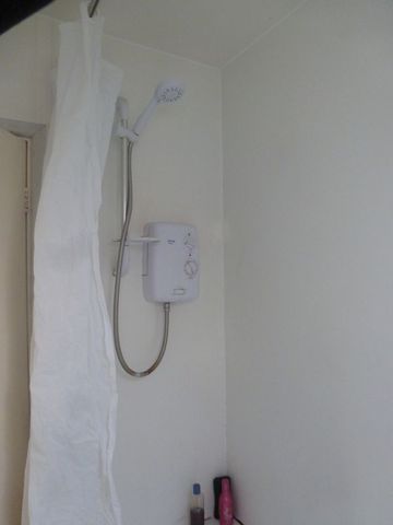  Image of 3 Bedroom Flat to rent at Sackville Road Array Byker, NE6 5TA