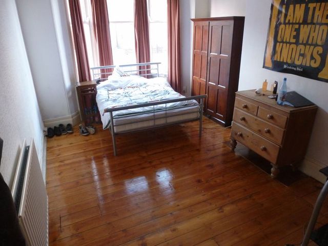  Image of 3 Bedroom Flat to rent at Sackville Road Array Byker, NE6 5TA