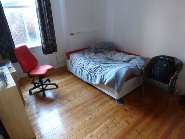  Image of 3 Bedroom Flat to rent at Sackville Road Array Byker, NE6 5TA
