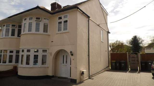  Image of 4 Bedroom Semi-Detached for sale at Seddons Walk  Hockley, SS5 5DB