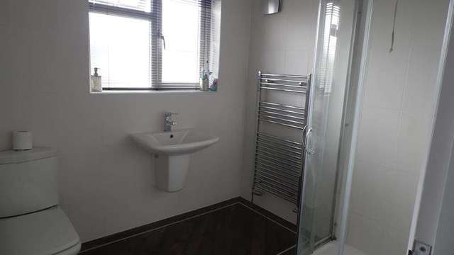  Image of 4 Bedroom Semi-Detached for sale at Seddons Walk  Hockley, SS5 5DB