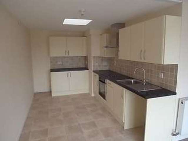  Image of 2 Bedroom Flat to rent at Shelley Road  Worthing, BN11 4BQ