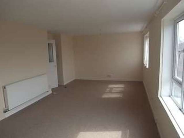  Image of 2 Bedroom Flat to rent at Shelley Road  Worthing, BN11 4BQ