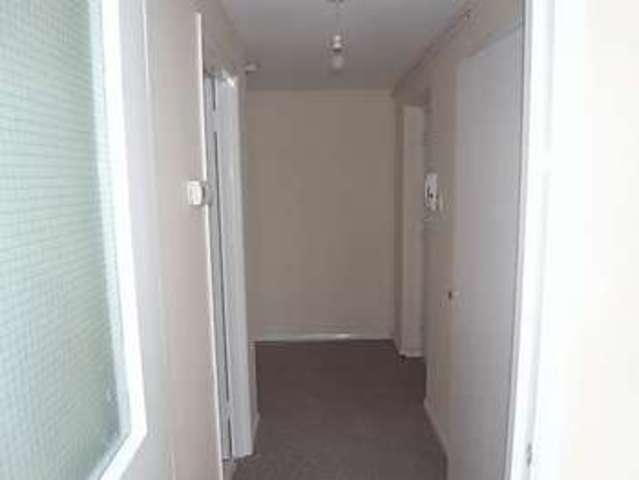  Image of 2 Bedroom Flat to rent at Shelley Road  Worthing, BN11 4BQ
