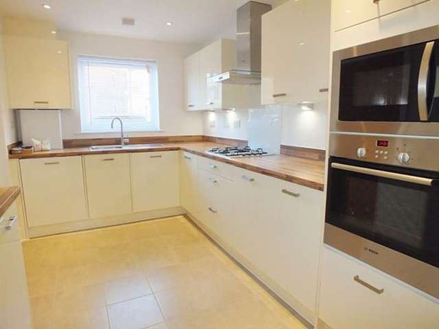  Image of 3 Bedroom Detached to rent at Shirley  Southampton, SO16 4LG