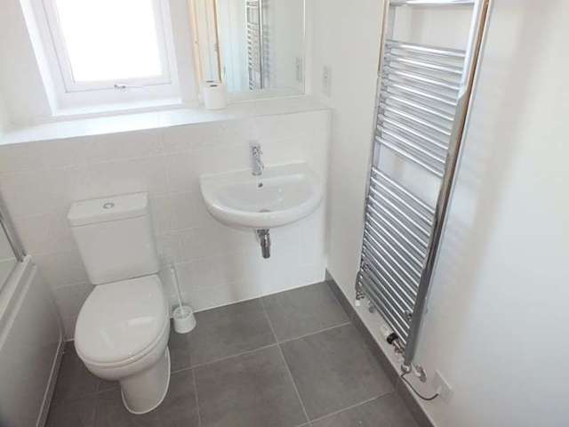  Image of 3 Bedroom Detached to rent at Shirley  Southampton, SO16 4LG