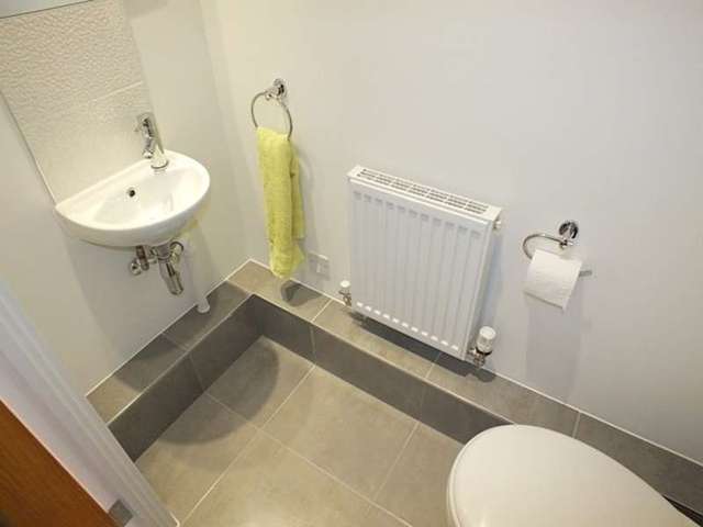  Image of 3 Bedroom Detached to rent at Shirley  Southampton, SO16 4LG