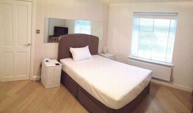  Image of 3 Bedroom Semi-Detached to rent at Childwall Liverpool Merseyside, L16 9JH