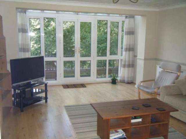  Image of 3 Bedroom Detached to rent at Bedford Bedfordshire Bedford, MK40 1TF