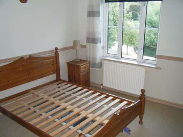  Image of 3 Bedroom Detached to rent at Bedford Bedfordshire Bedford, MK40 1TF