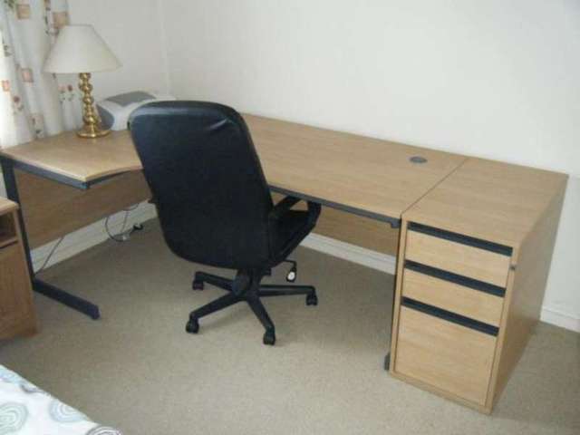  Image of 3 Bedroom Detached to rent at Bedford Bedfordshire Bedford, MK40 1TF