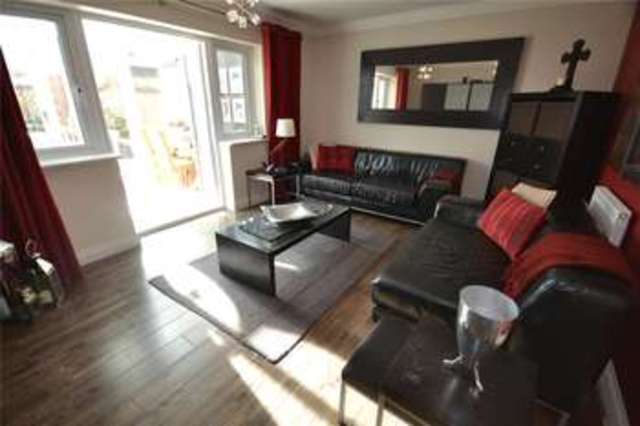  Image of 4 Bedroom Detached for sale at Bracknell Berkshire Popeswood, RG12 8BN