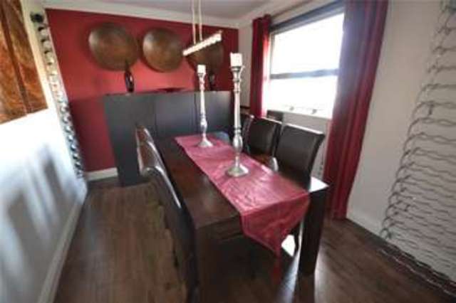  Image of 4 Bedroom Detached for sale at Bracknell Berkshire Popeswood, RG12 8BN