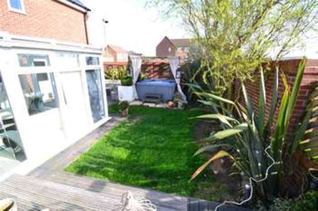  Image of 4 Bedroom Detached for sale at Bracknell Berkshire Popeswood, RG12 8BN