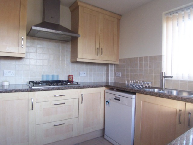  Image of 3 Bedroom Detached to rent at Hangleton  Hove, BN3 8EP