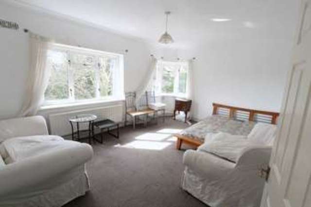  Image of 1 Bedroom Flat to rent at St Stephens Road  Bournemouth, BH2 6JU