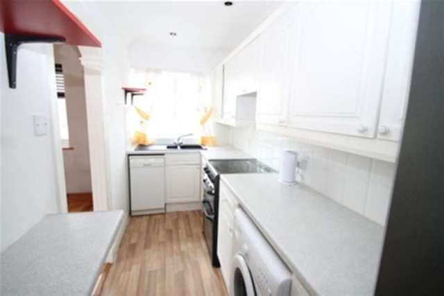  Image of 2 Bedroom Flat to rent at Sutton, SM2 6RX