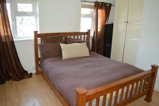 Image of 3 Bedroom Terraced for sale at Stokesby Road  Chessington, KT9 2DU