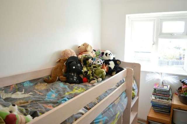  Image of 3 Bedroom Terraced for sale at Stokesby Road  Chessington, KT9 2DU