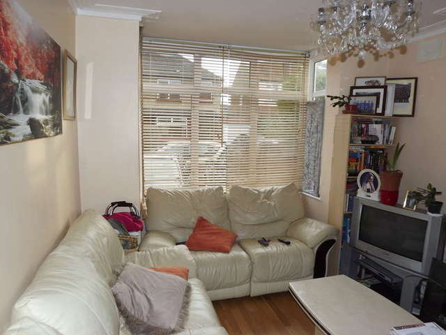  Image of 3 Bedroom Semi-Detached for sale at Surbiton Tolworth Surrey, KT6 7LF