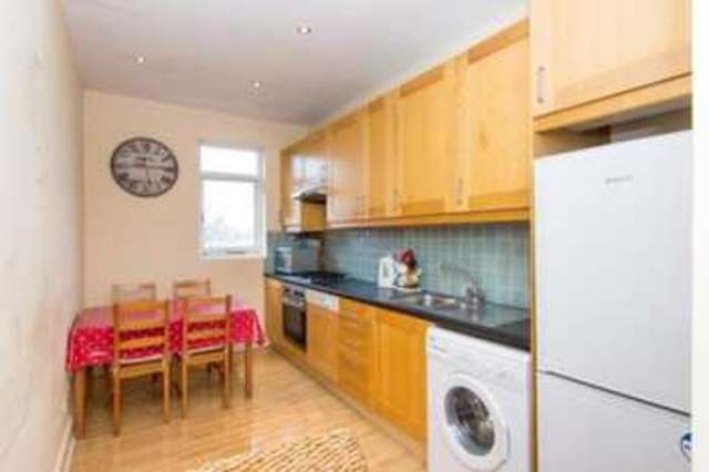  Image of 2 Bedroom Flat for sale at London  Drayton Green, W13 8JR