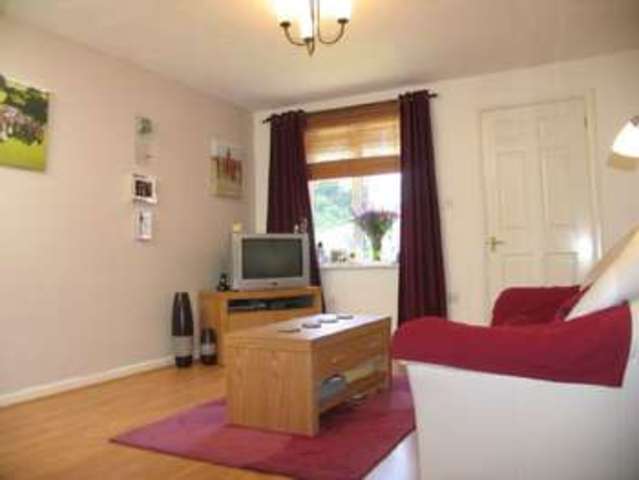  Image of 2 Bedroom Semi-Detached to rent at The Glade Mytchett CAMBERLEY, GU16 6BG