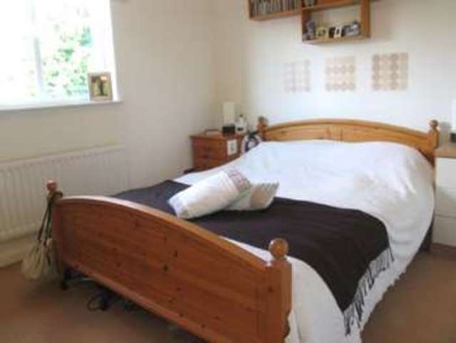  Image of 2 Bedroom Semi-Detached to rent at The Glade Mytchett CAMBERLEY, GU16 6BG