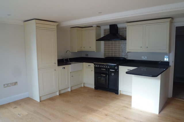  Image of 2 Bedroom Apartment to rent at High Street  Arundel, BN18 9AD