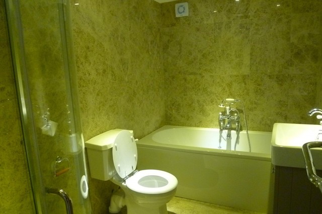  Image of 2 Bedroom Apartment to rent at High Street  Arundel, BN18 9AD
