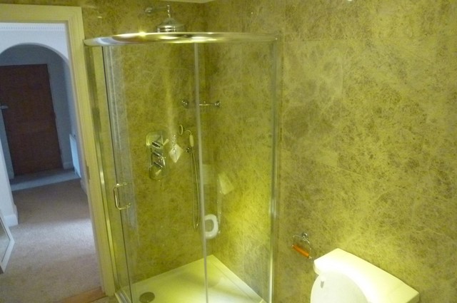  Image of 2 Bedroom Apartment to rent at High Street  Arundel, BN18 9AD