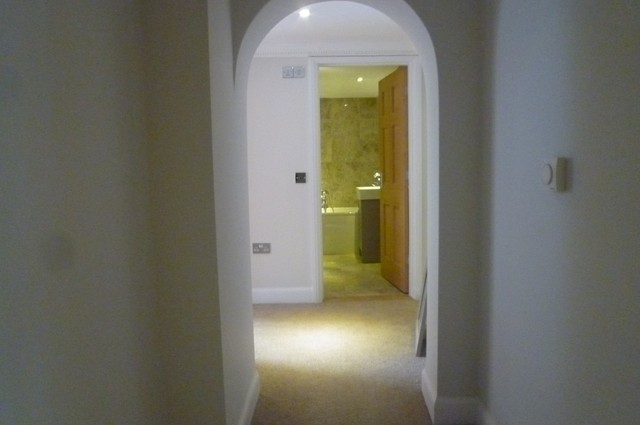  Image of 2 Bedroom Apartment to rent at High Street  Arundel, BN18 9AD
