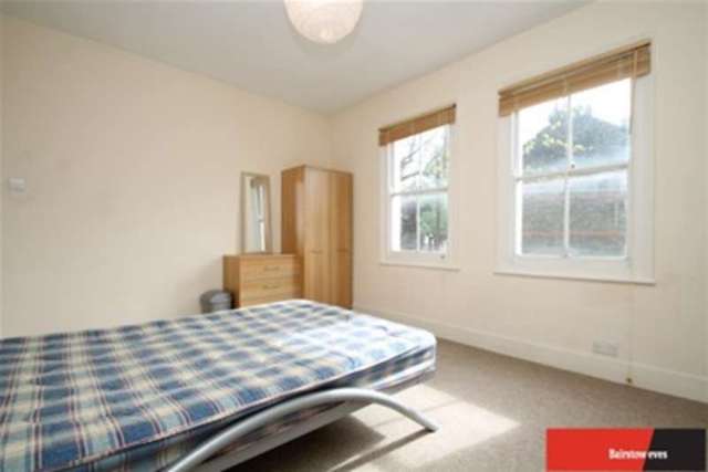  Image of 4 Bedroom Detached to rent at London, SW8 4RU